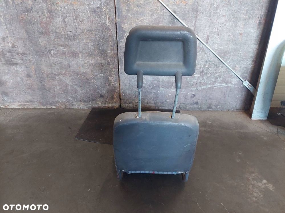 FOTEL PRAWY PRZÓD MERCEDES-BENZ T1 KACZKA - 3