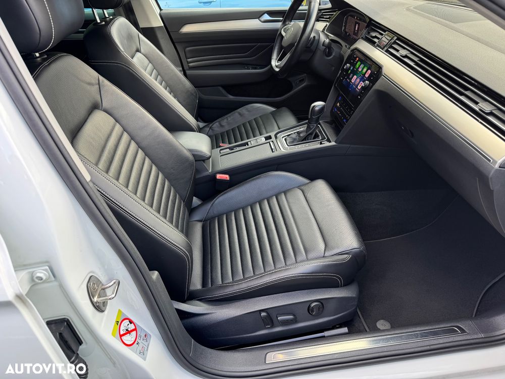 Volkswagen Passat Variant 2.0 TDI SCR DSG Elegance - 31