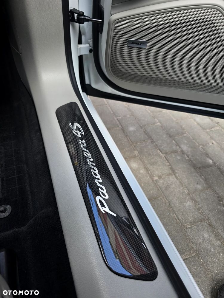 Porsche Panamera 4S - 13