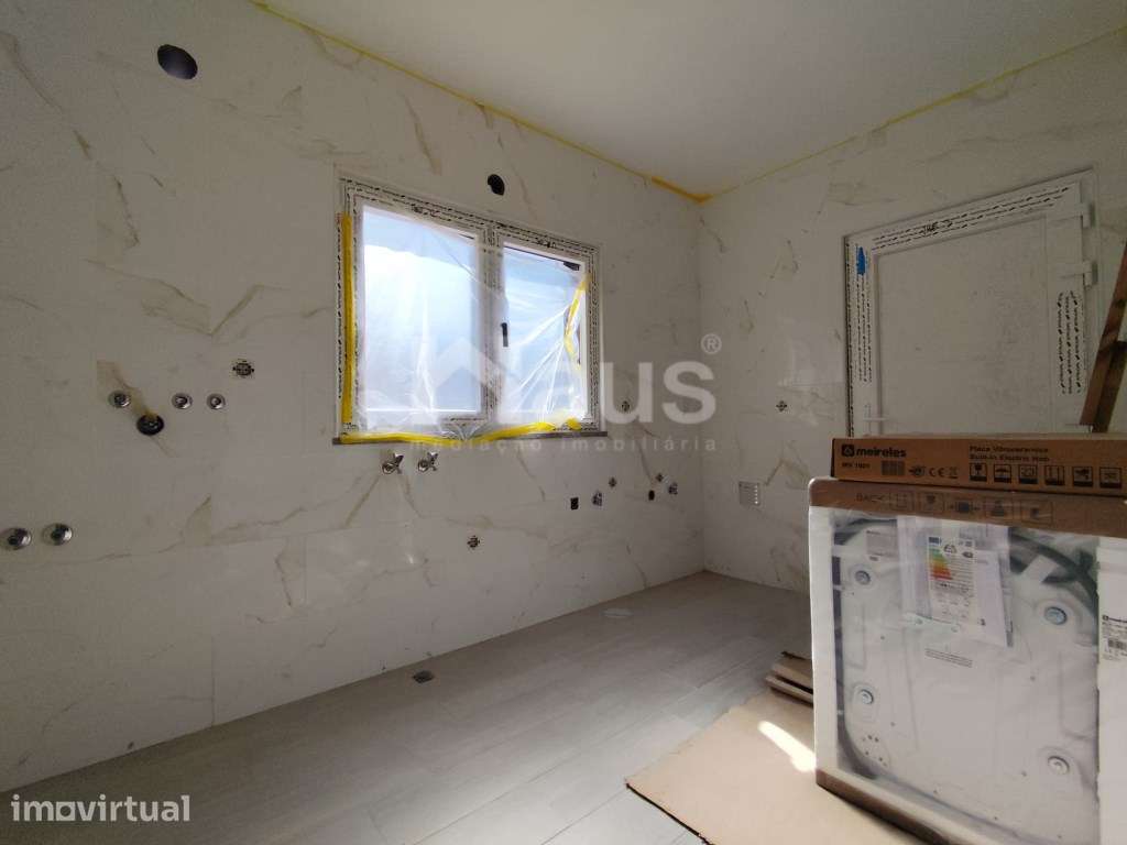 Moradia Isolada T5 inserida em lote de terreno de 600m2 - Grande imagem: 5/24