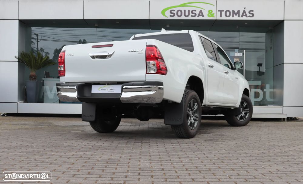 Toyota Hilux 2.4 D-4D 4WD CD CH Aut. - 4