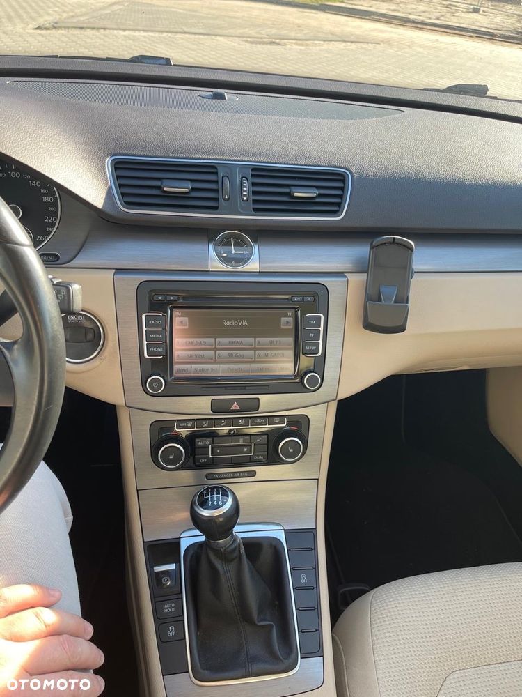 Volkswagen Passat 2.0 TDI Highline - 11