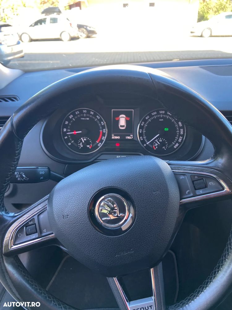 Skoda Octavia 2.0 TDI DSG 4X4 RS - 17