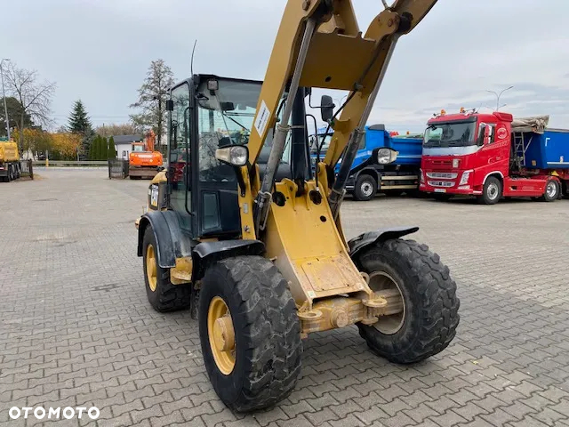 Caterpillar 906 - 13