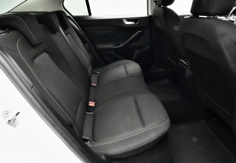 Ford Focus 1.0 EcoBoost Titanium Business - 16