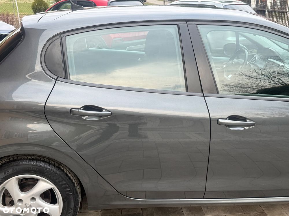 Peugeot 208 e-HDi FAP 92 Stop&Start Allure - 30