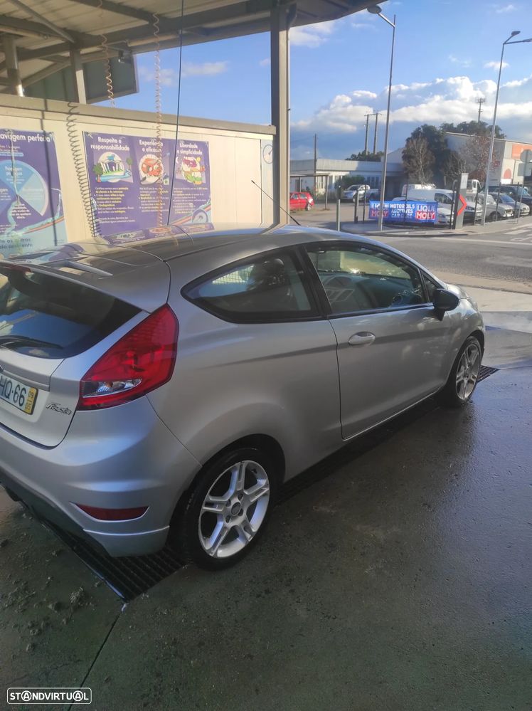 Ford Fiesta 1.6 TDCI Sport - 6