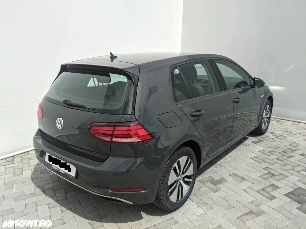 Volkswagen e-Golf - 8