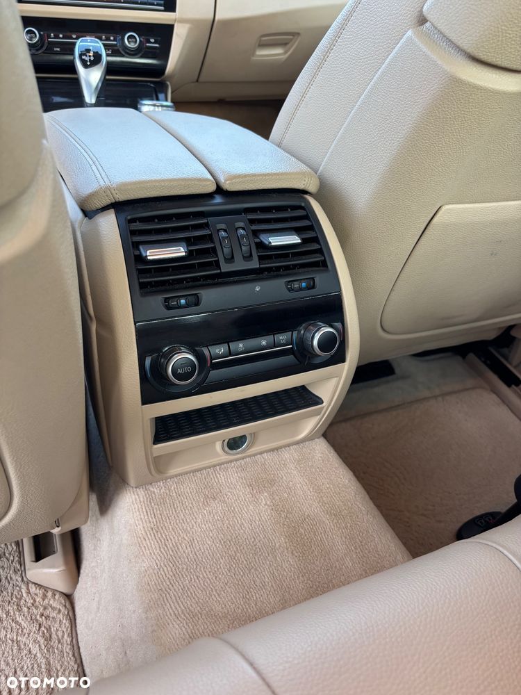 BMW Seria 5 530d xDrive Luxury Line - 14