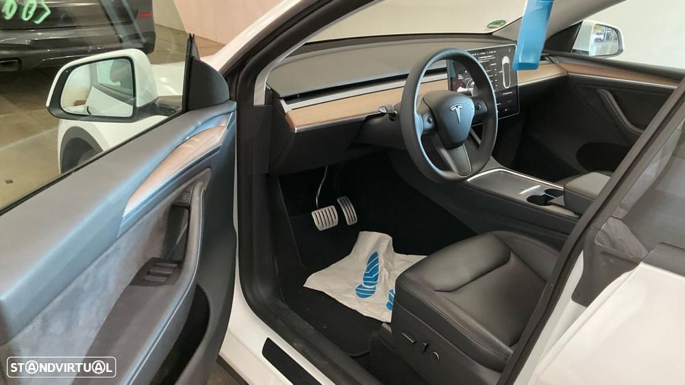 Tesla Model Y Performance Dual Motor AWD - 5