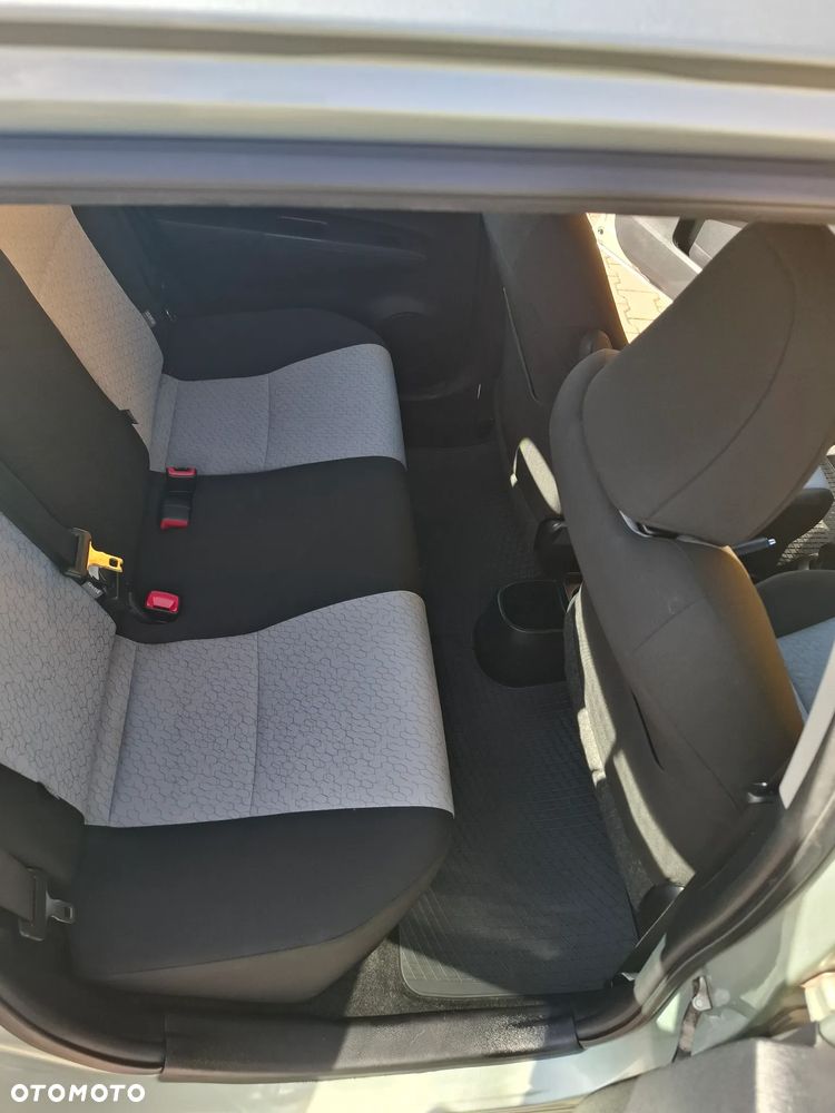Toyota Yaris 1.33 Prestige - 28