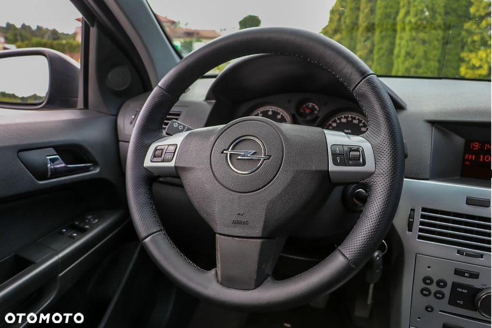 Opel Astra 1.6 Exklusiv - 31