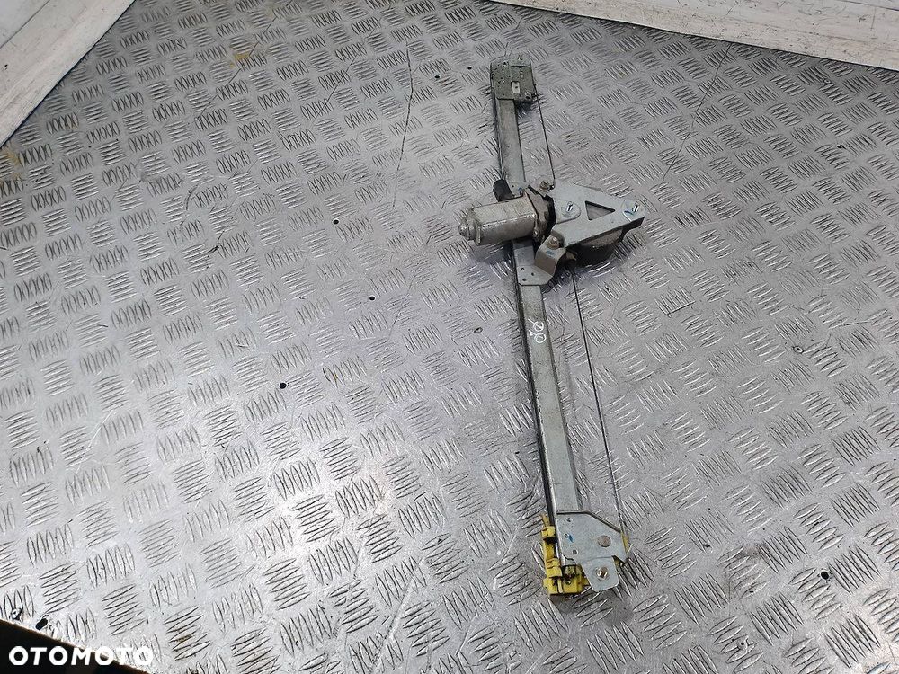 PODNOŚNIK SZYBY PRAWY PRZÓD RENAULT TRAFIC 7700311821 1.9 DCI - 4