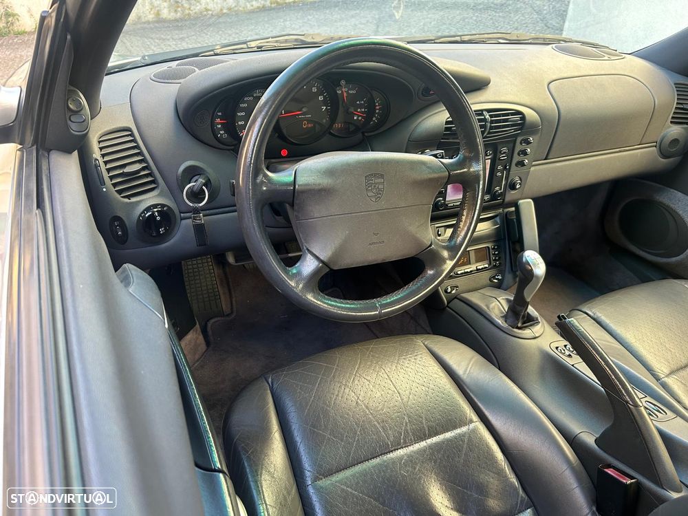 Porsche 911 (996) Carrera Coupé - 7