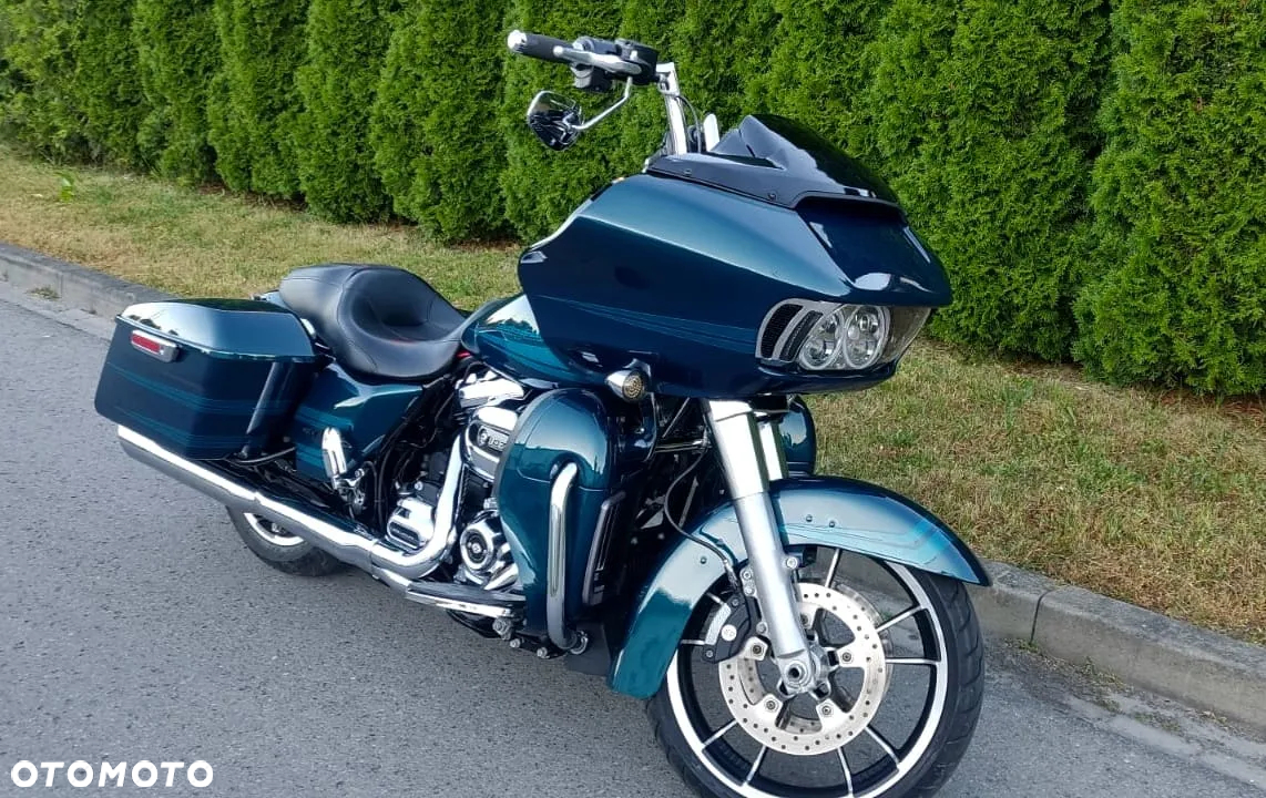 Harley-Davidson Touring Road Glide - 2