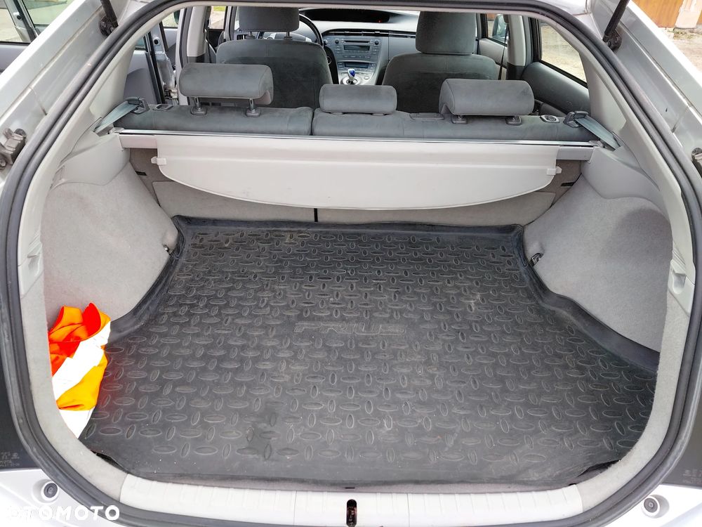 Toyota Prius 1.8 HSD Prestige - 40