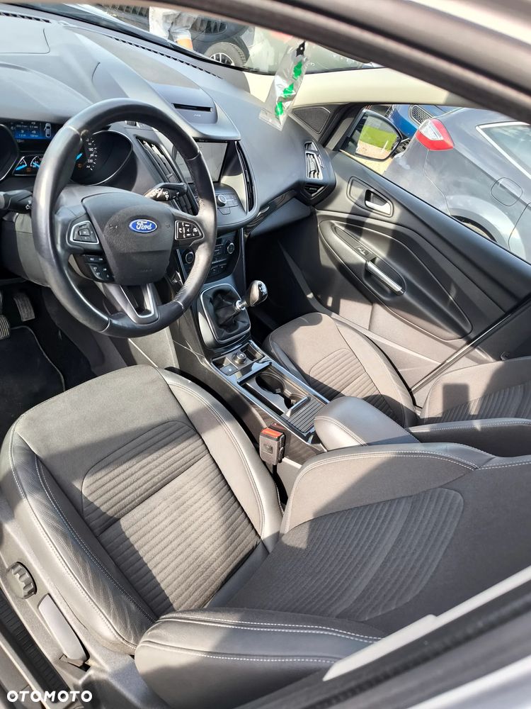 Ford Kuga - 16