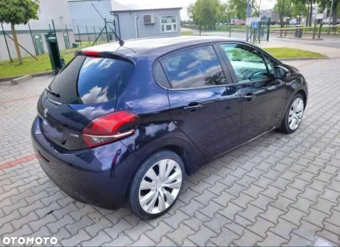 Peugeot 208 1.2 PureTech Active - 4