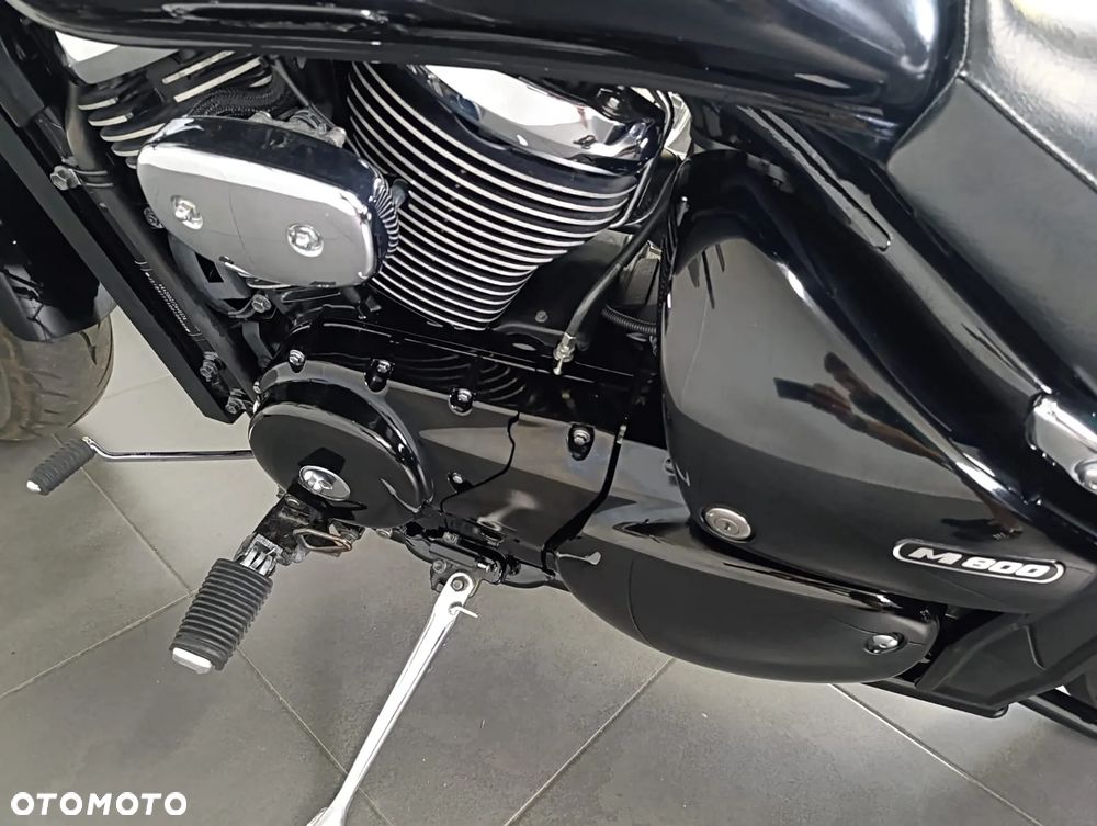 Suzuki Intruder - 16