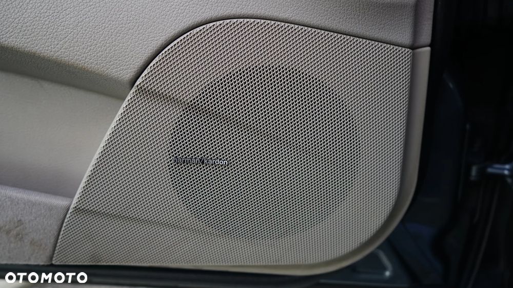 Mercedes-Benz Klasa E 63 AMG 7G-TRONIC - 36