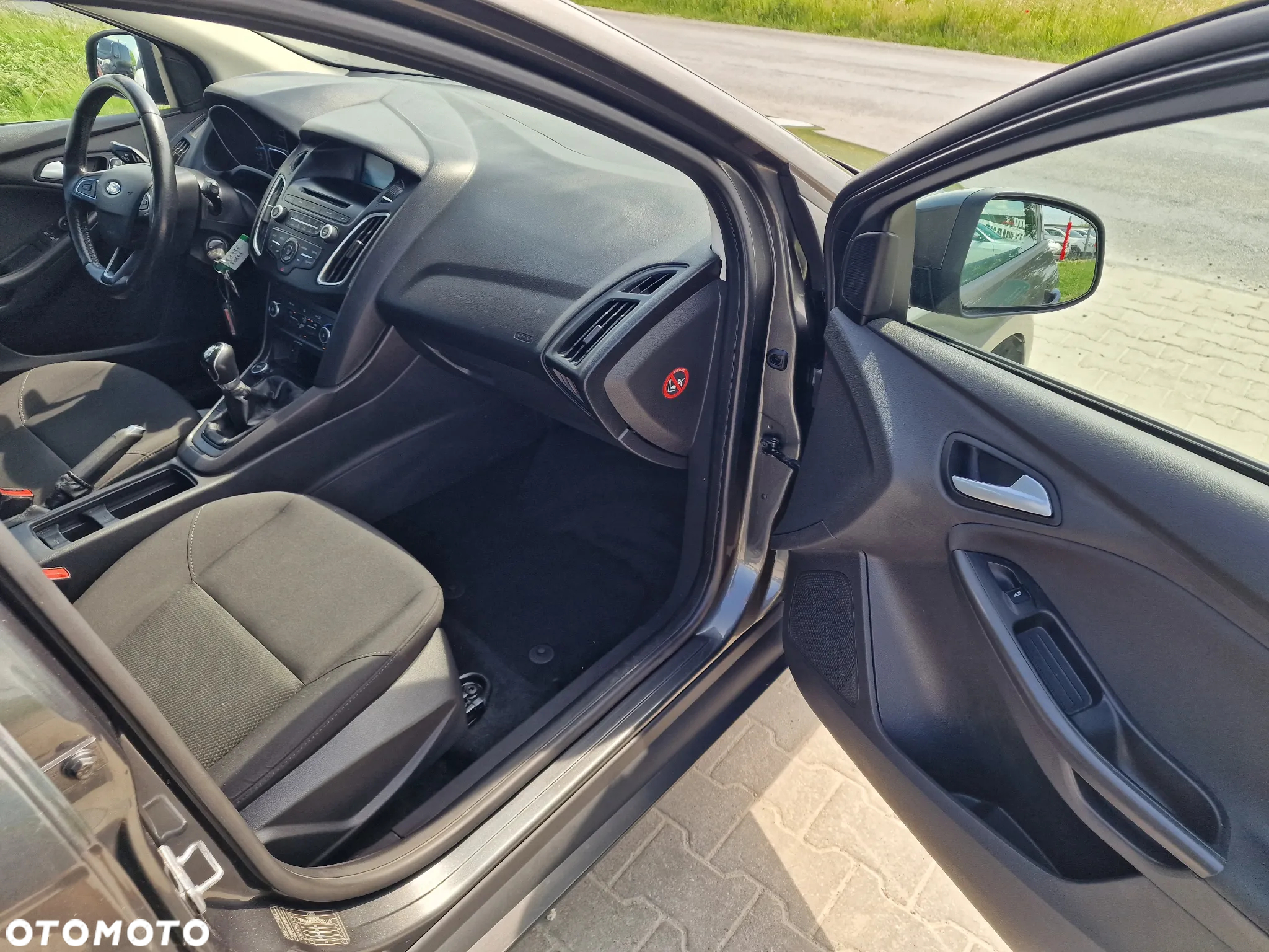 Ford Focus 1.0 EcoBoost Trend Edition - 25