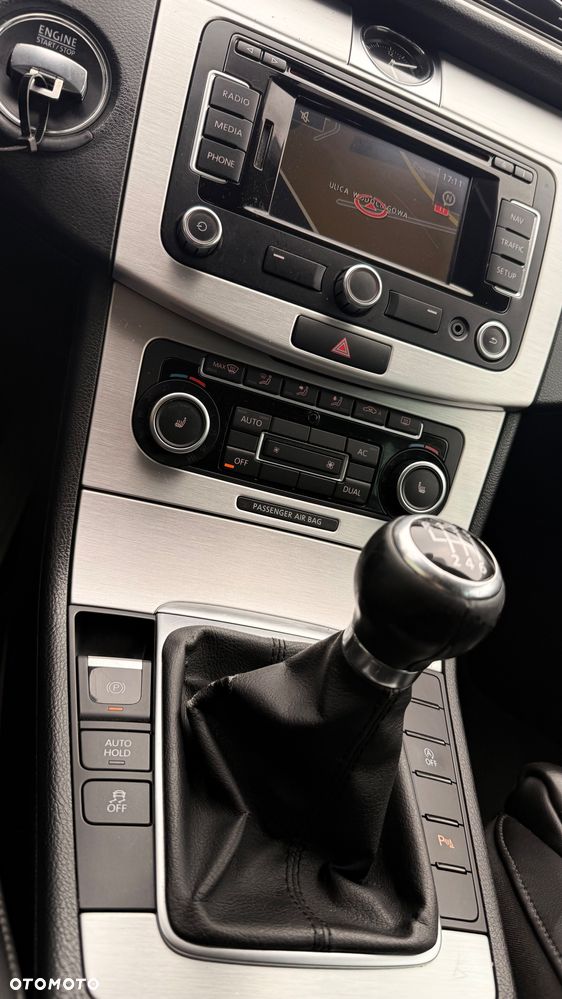 Volkswagen Passat 2.0 TDI BlueMotion Technology Highline - 38