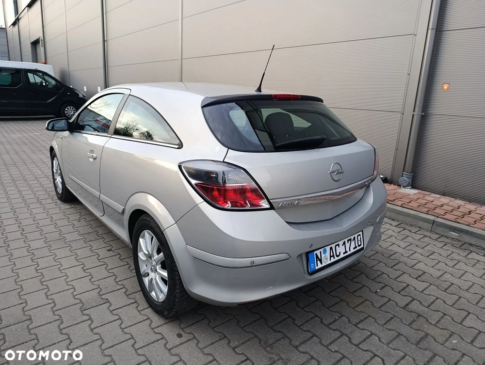 Opel Astra 1.6 Sport - 12
