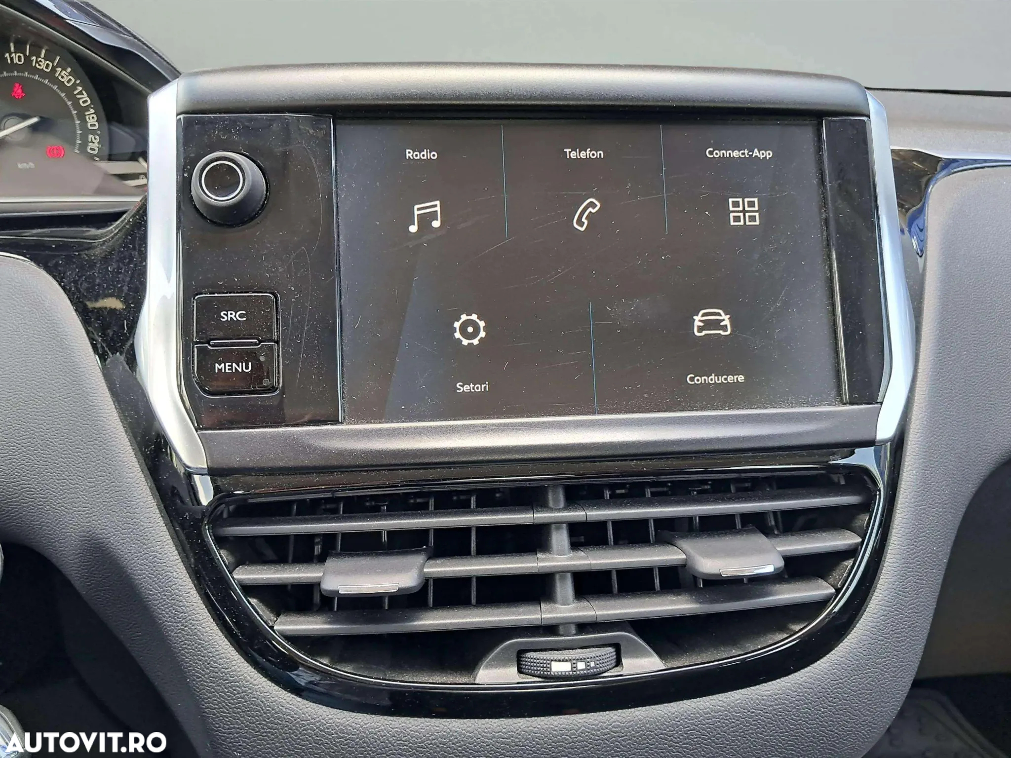 Peugeot 208 1.2 L PureTech Active - 12