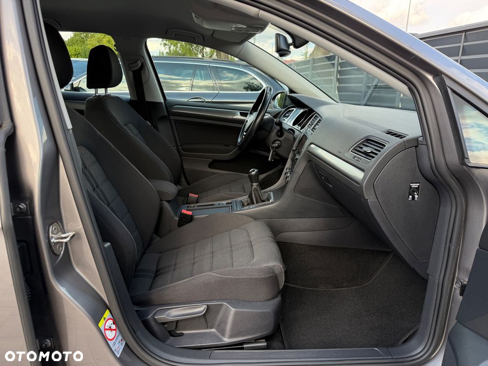 Volkswagen Golf 1.2 TSI BMT Comfortline - 19
