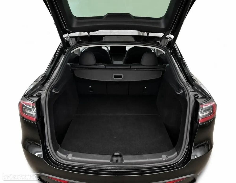 Tesla Model Y Performance Dual Motor AWD - 5