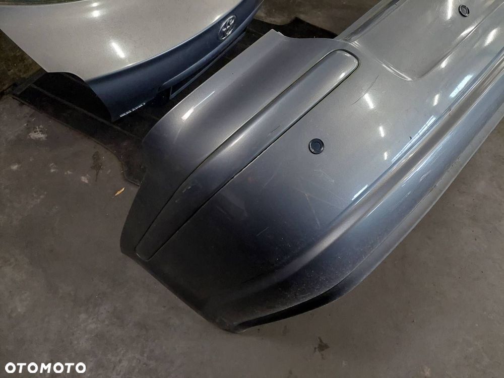 KOMPLETNY TYŁ KLAPA BAGAŻNIKA ZDERZAK LAMPY AVENSIS T25 HB 5D 1E5 - 6