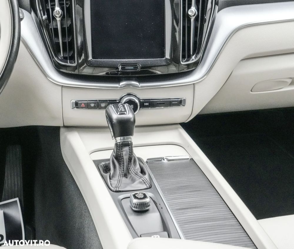 Volvo XC 60 D4 AWD Geartronic Momentum - 19