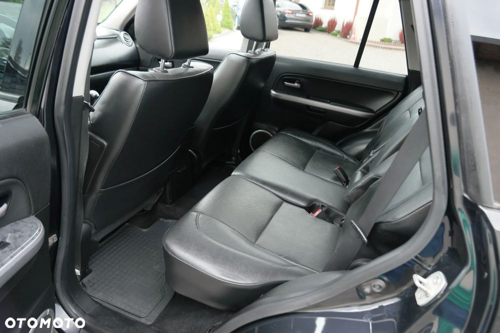 Suzuki Grand Vitara 2.4 De Luxe - 21
