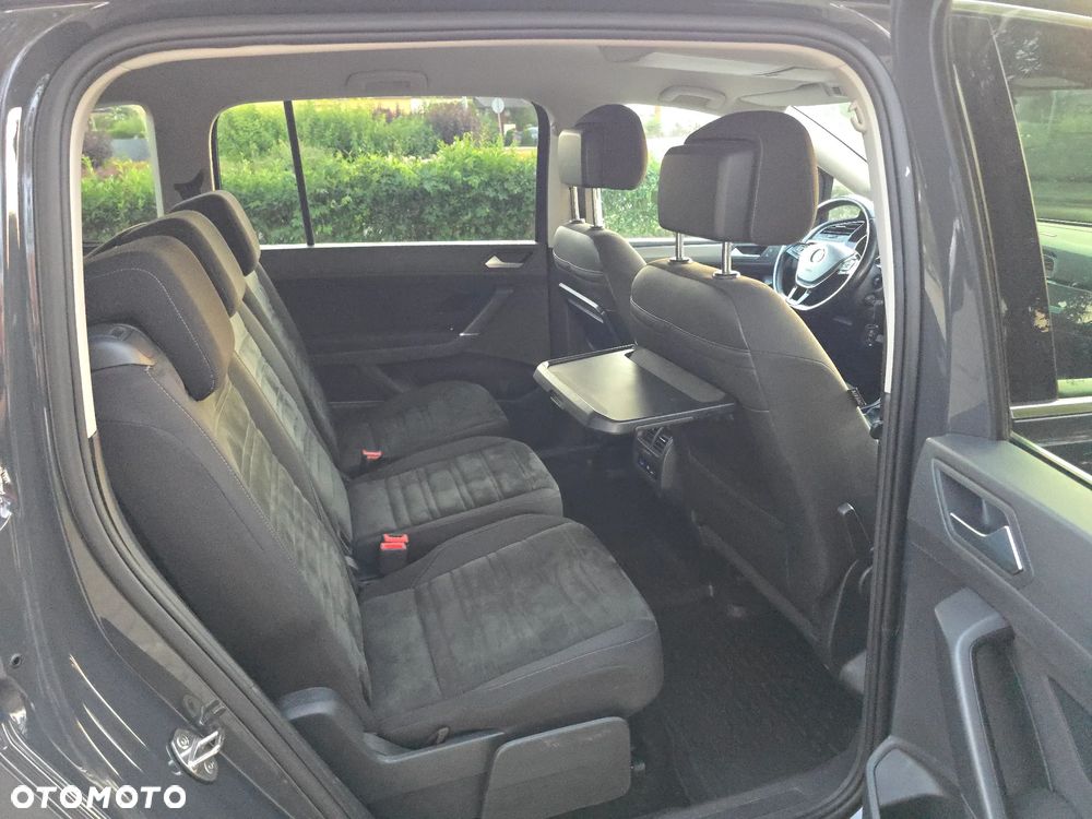 Volkswagen Touran - 18