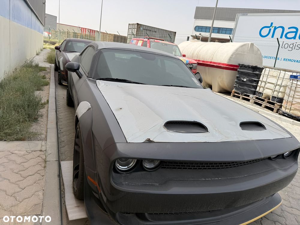 Dodge Challenger - 8