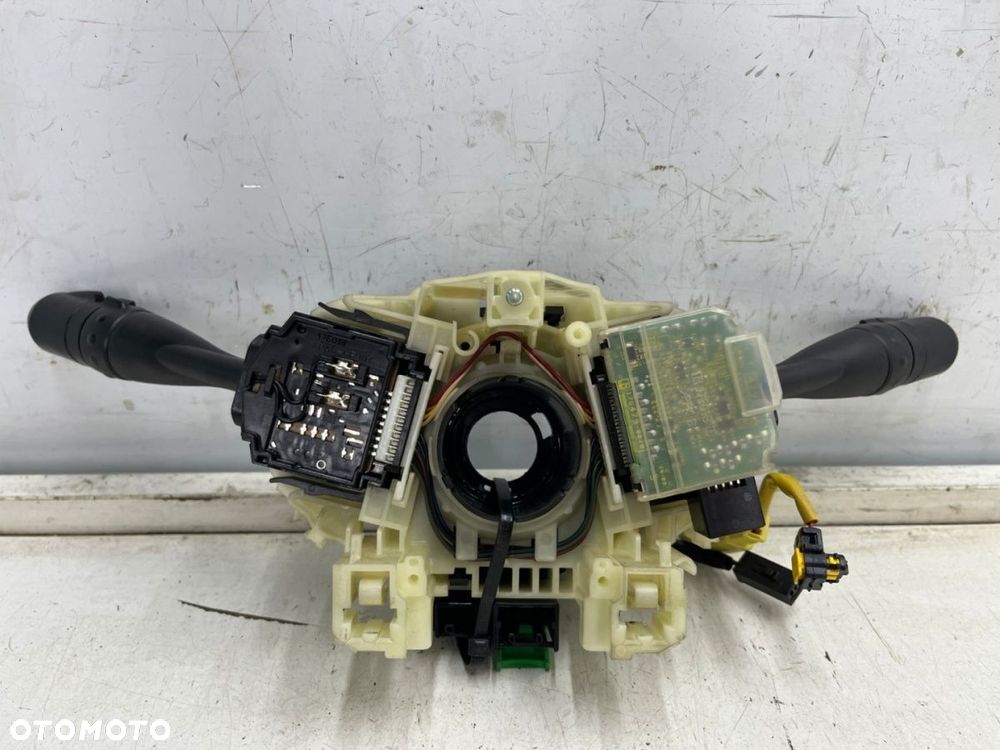 Manetka Mitsubishi Colt VI 6 Z30 04-12r. pająk przełącznik zespolony taśma poduszki 8600a332xa - 5