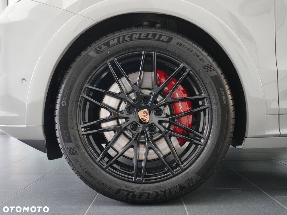 Porsche Cayenne GTS - 11