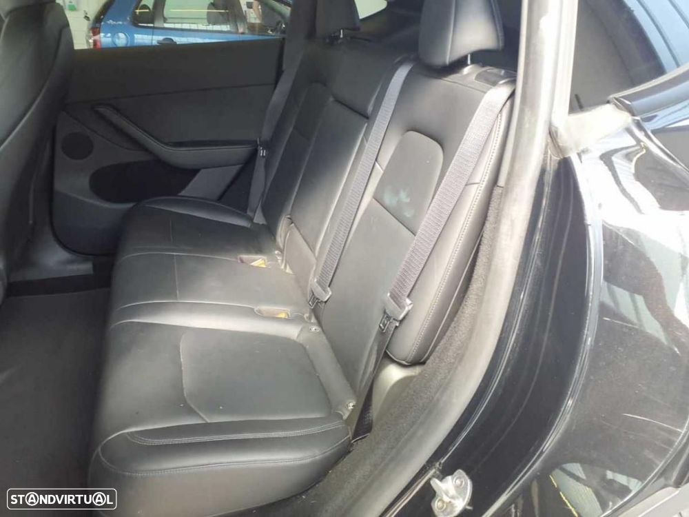 Tesla Model Y Long Range Dual Motor AWD - 5