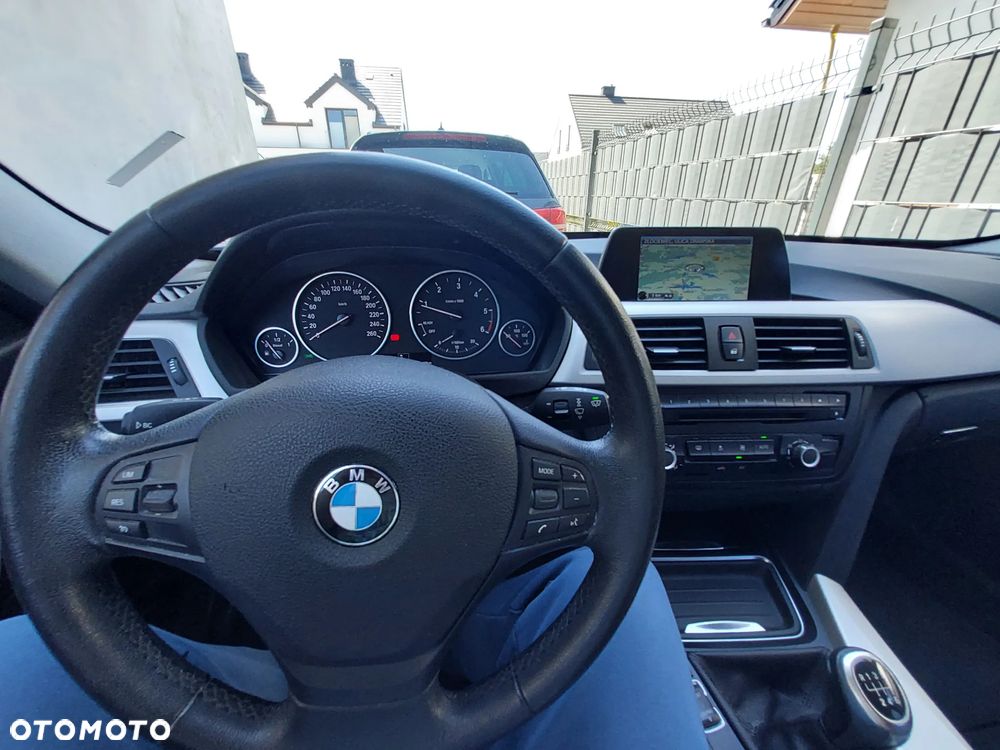 BMW Seria 3 - 23