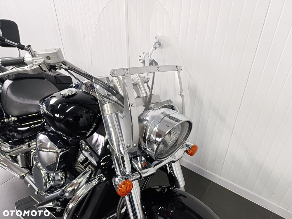 Suzuki Intruder - 16