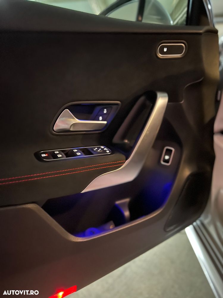 Mercedes-Benz A 220 4MATIC Sedan Aut. - 5