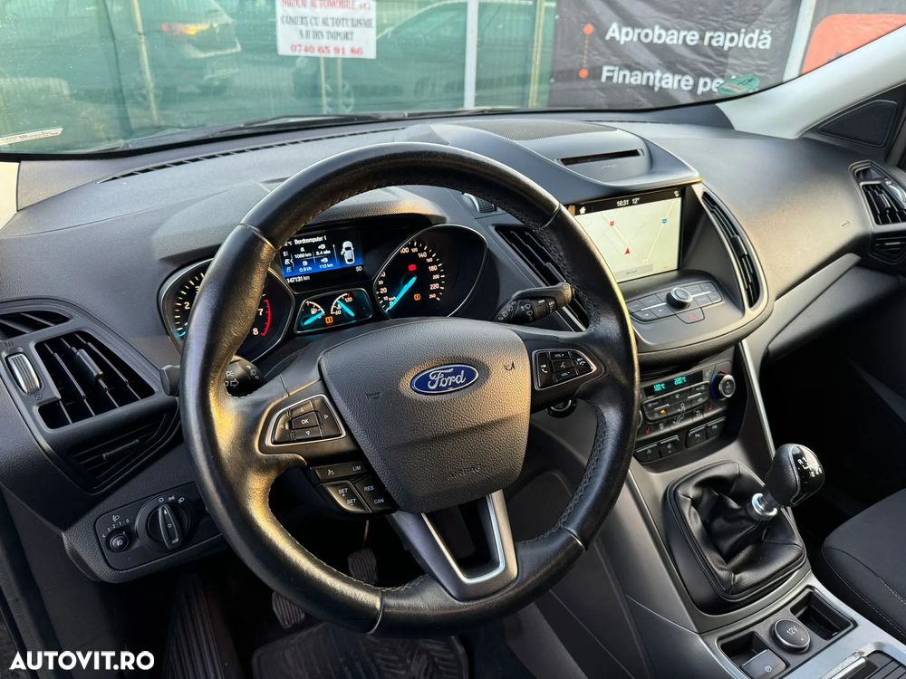 Ford Kuga 1.5 EcoBoost 2x4 Black & Silver - 36