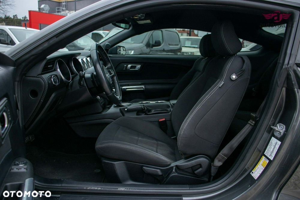 Ford Mustang - 11