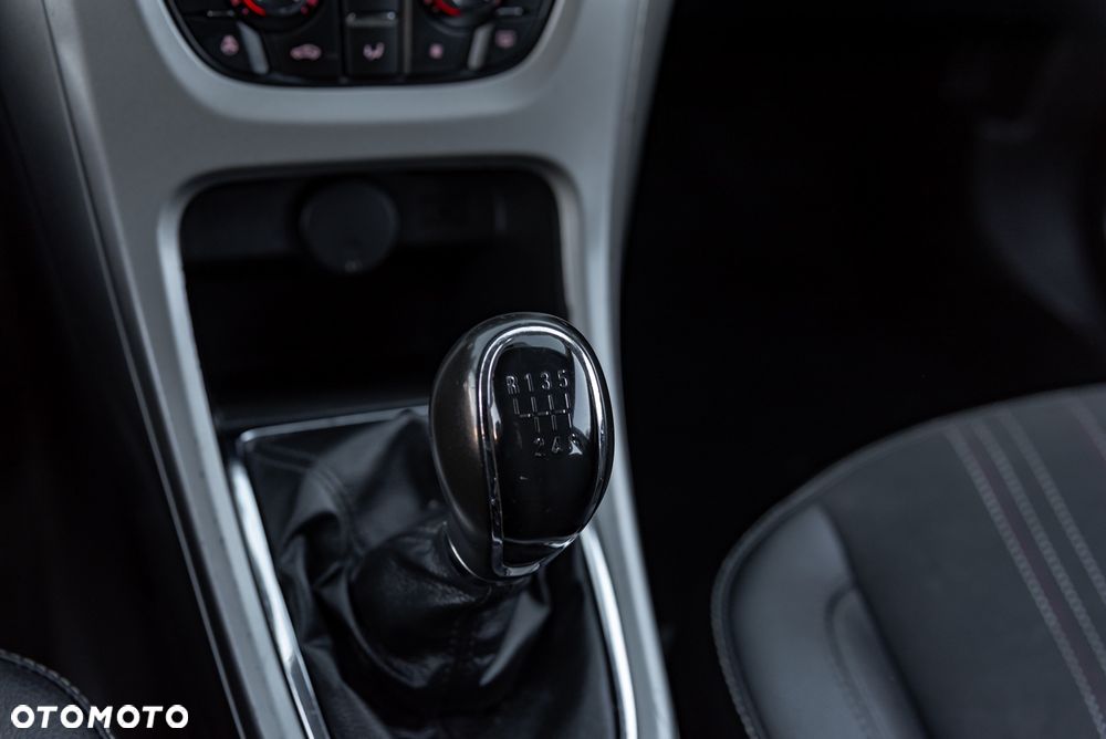 Opel Astra 2.0 CDTI Cosmo - 29