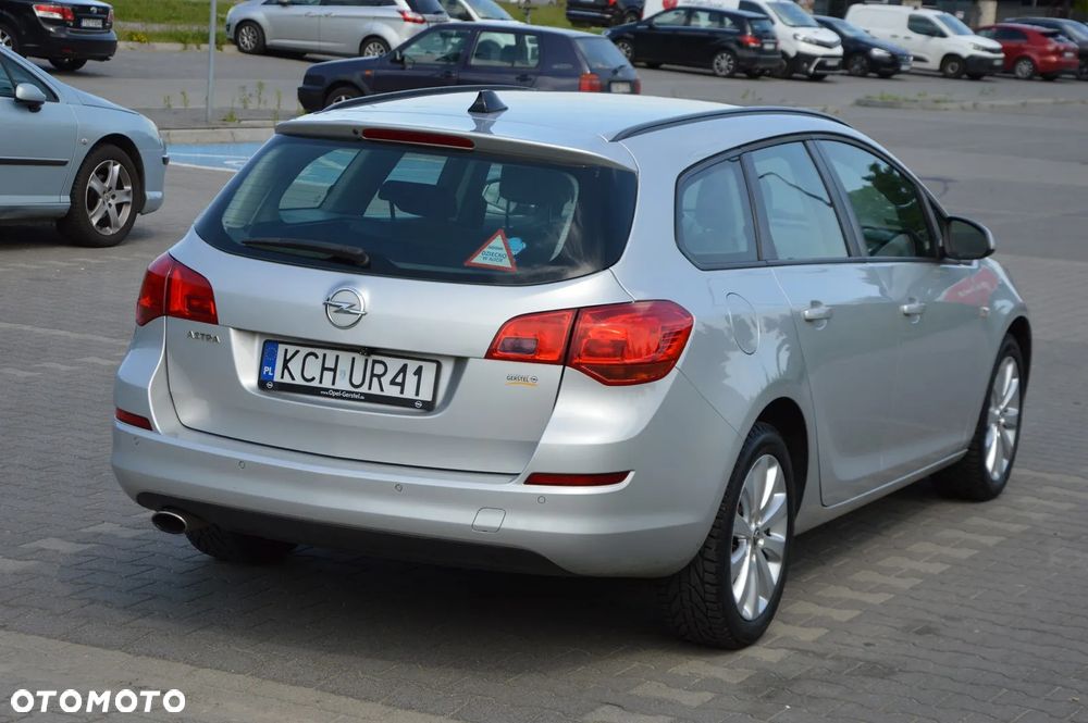 Opel Astra 1.4 Turbo Selection - 11