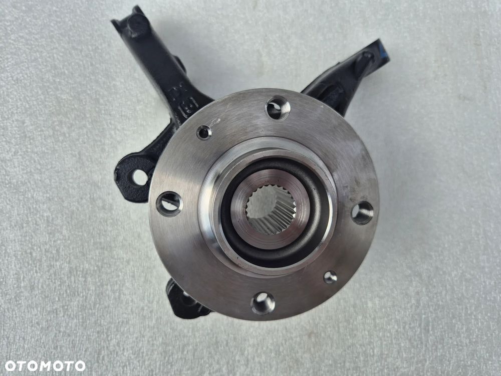 Zwrotnica lewa Jeep Avenger 1,2 Puretech