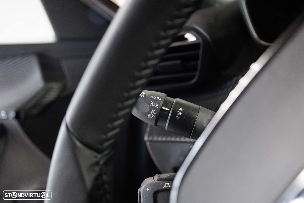 Peugeot 2008 1.2 Allure - 29