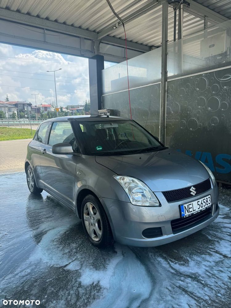 Suzuki Swift 1.3 GC - 1