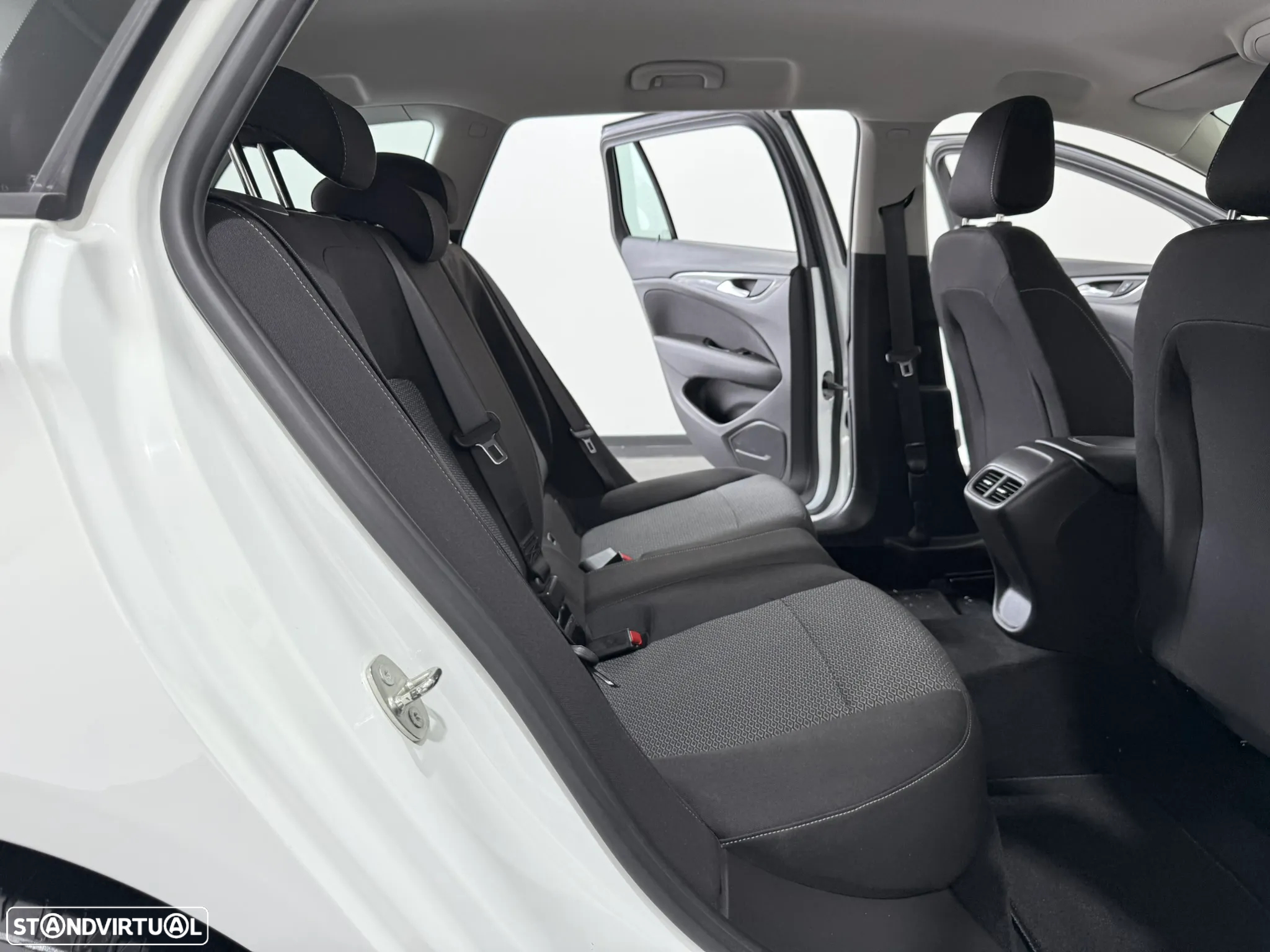 Opel Insignia Sports Tourer 1.6 CDTi Business Edition - 40
