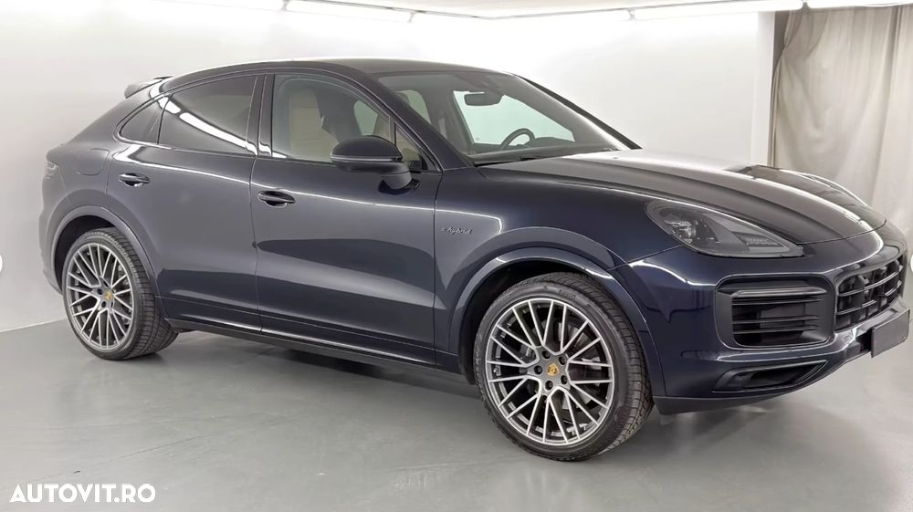 Porsche Cayenne Coupe E-Hybrid - 4